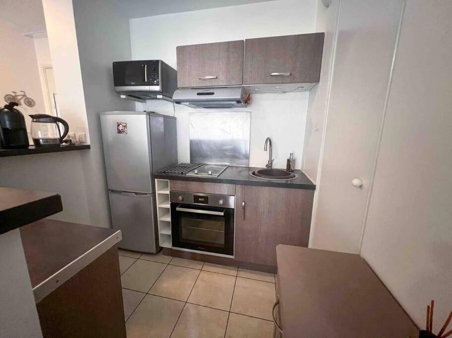 Appart Avec Terrasse Et Parking A 2 Pas De Disney Montévrain Exterior foto